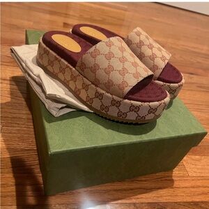 NEW GUCCI Angelina GG Beige Monogram Platform Slide Sandals Size EU 40.5 US 10.5